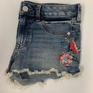 Express Shorts (Shortie Relaxed Low Rise)